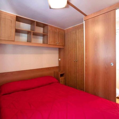 Mobilehomes In Pieve Vecchia - Norditalienische Seen 22044 Manerba del Garda Bagian luar foto