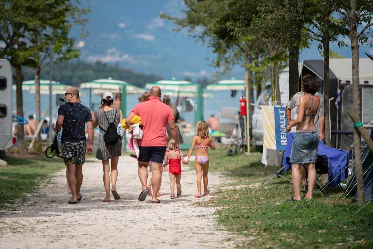 Mobilehomes In Pieve Vecchia - Norditalienische Seen 22044 Manerba del Garda Bagian luar foto